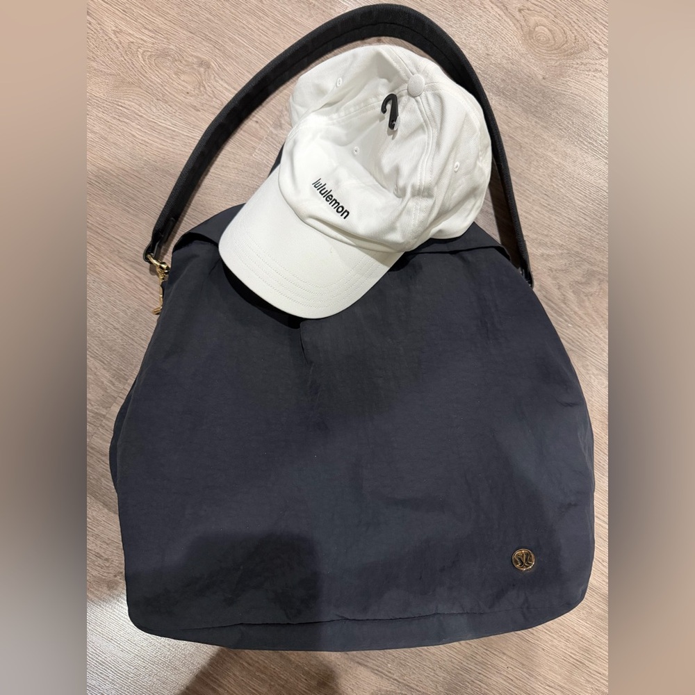 lululemon athletica Black Tote Bag fitness with hat********Bundle********